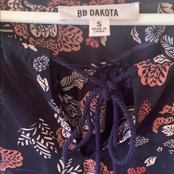 BB Dakota Breezy Boho Sleeveless Blouse - Picture 4 of 4